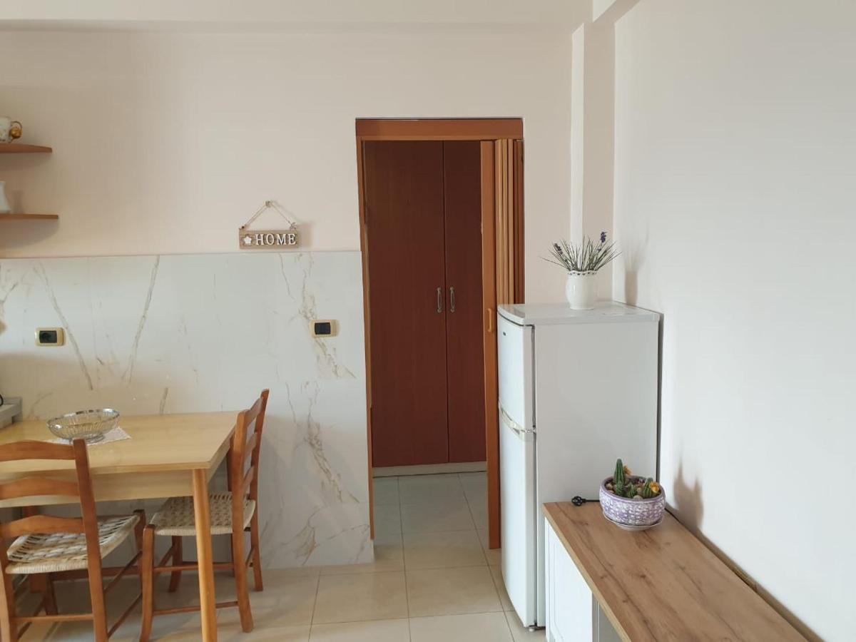 Jozi Kaiser Apartment 3 Durrës Buitenkant foto