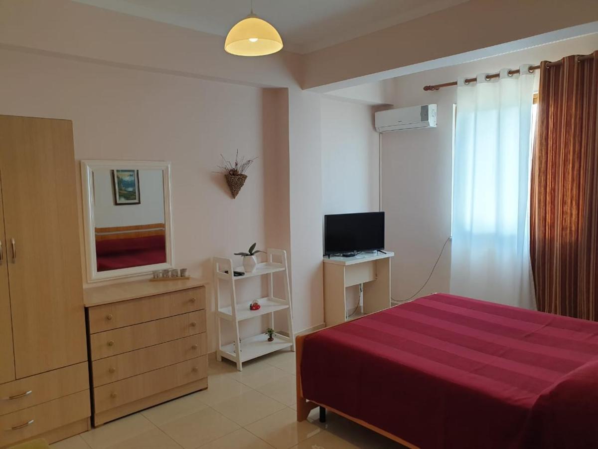 Jozi Kaiser Apartment 3 Durrës Buitenkant foto